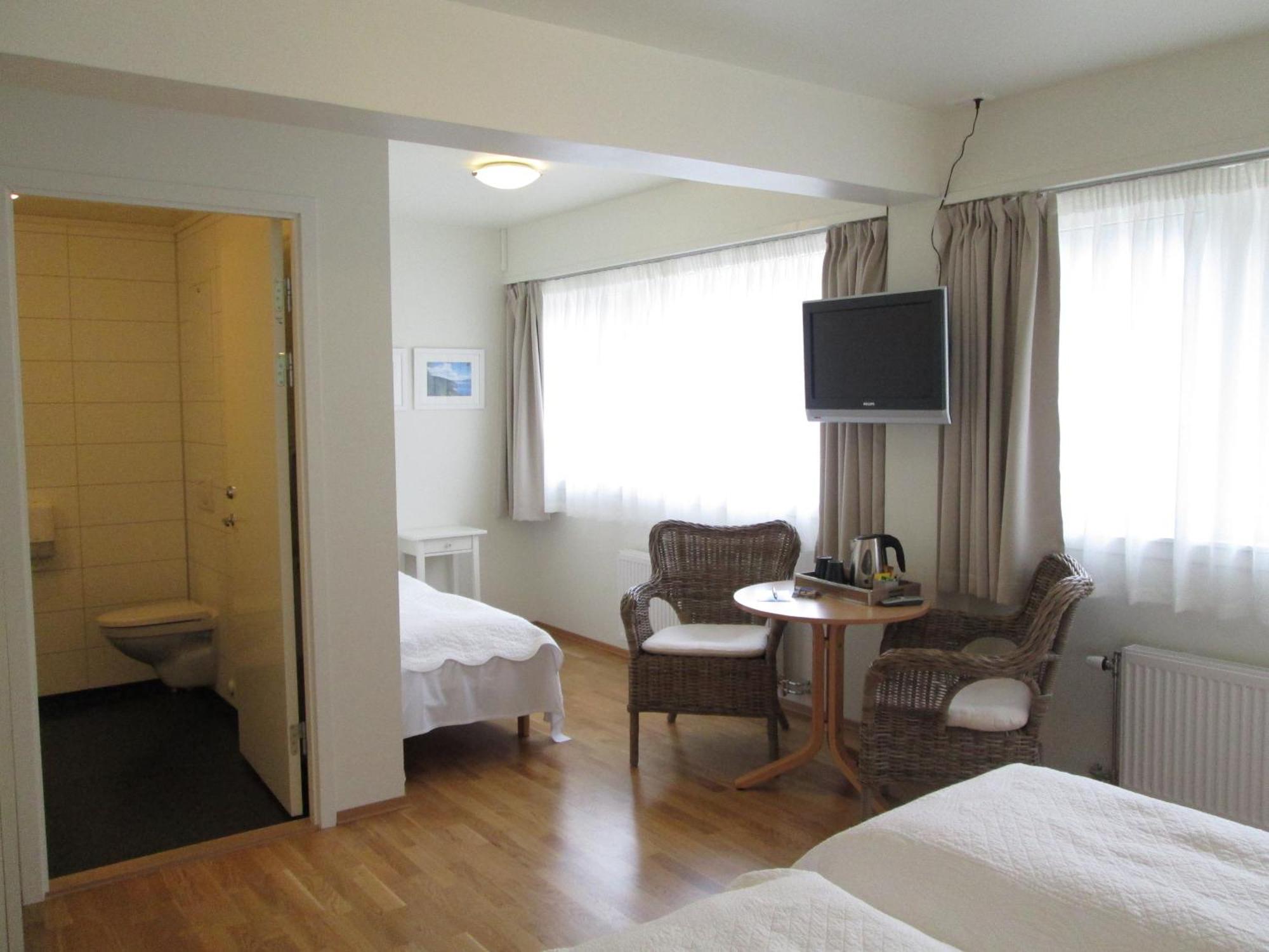 Lavik Fjord Hotel & Apartments Oda fotoğraf