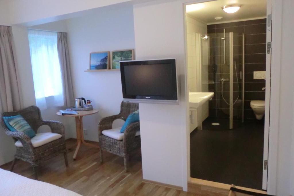 Lavik Fjord Hotel & Apartments Oda fotoğraf